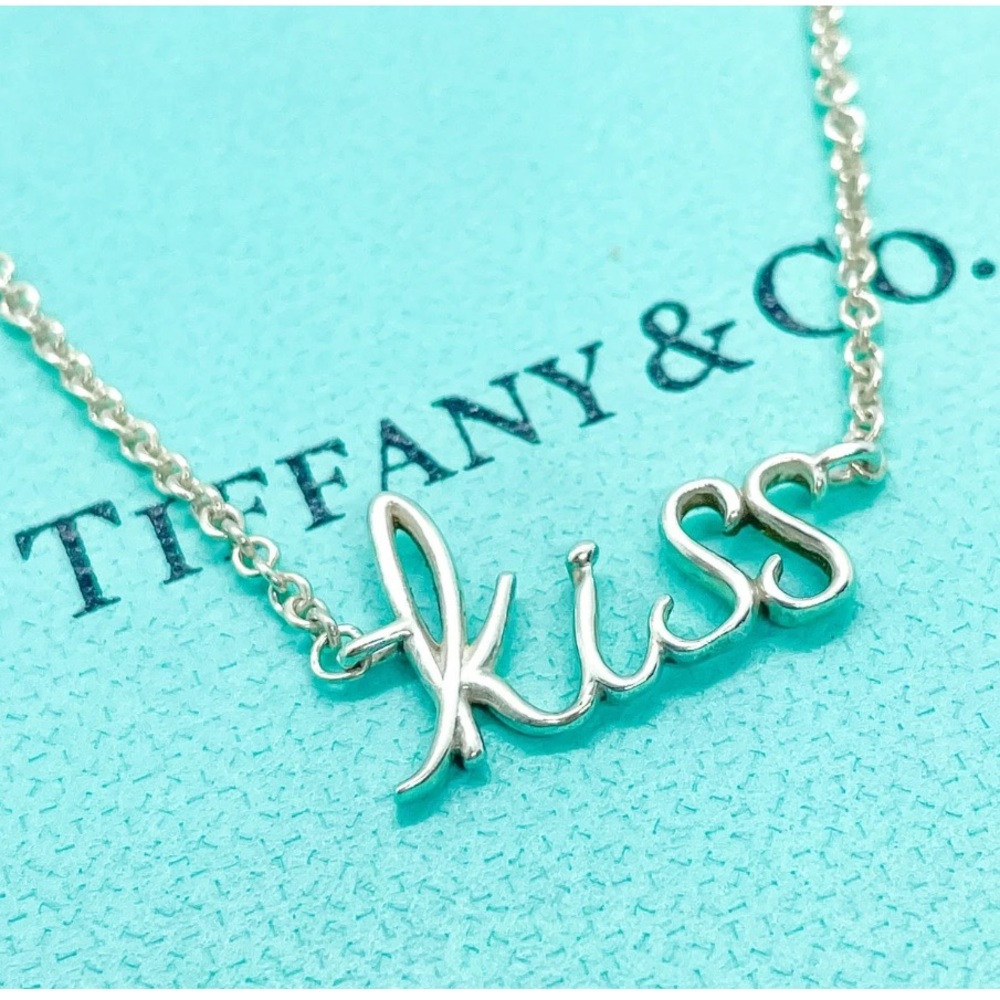 Authentic Tiffany & Co Elsa Perreti Kiss Script Necklace with Pouch - Picture 4 of 6